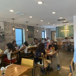 Simply Thai and Sushi Bar - Atmosphere