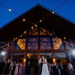 Echo Bluff State Park Lodge - We would love to help you plan your picture-perfect wedding!
