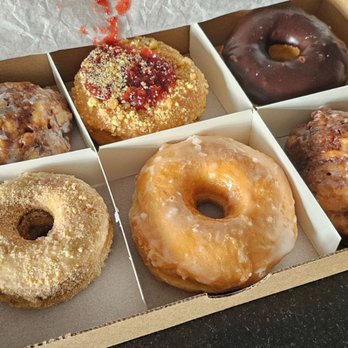 Do-Rite Donuts & Chicken - 1/2 Dozen Assorted Donutsmissing the boston cream and chocolate chocolate  sent substitutions :( - Donuts Near Me - Chicago, Illinois