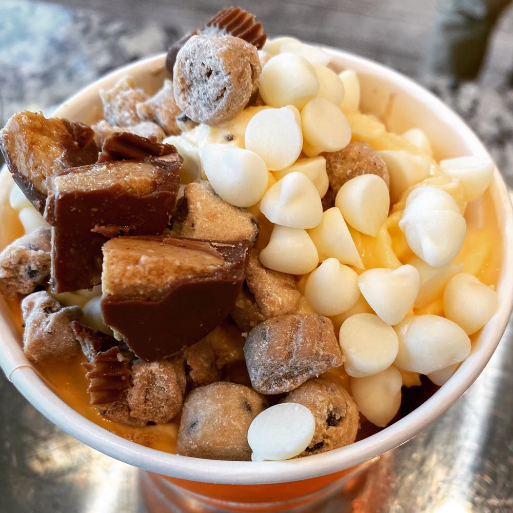 TREAT YO SELF Updated September 2024 127 Photos & 13 Reviews 4141