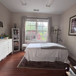 Wellness by Lia - My cozy office.