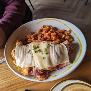 Bistrology - Stuff Croissant - Breakfast & Brunch Near Me - Miramar Beach, Florida