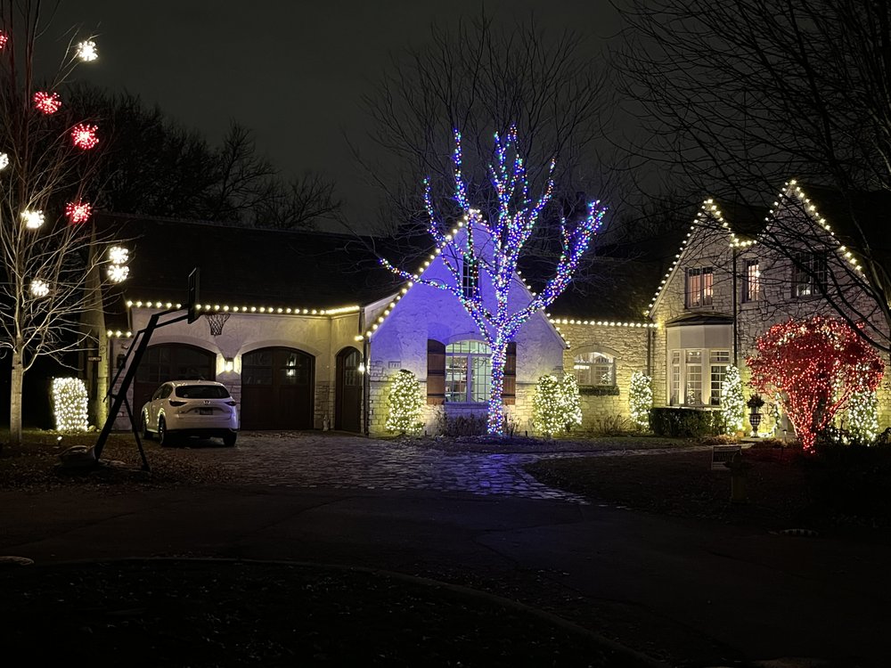 FROSTY’S HOLIDAY LIGHTING Updated September 2024 700 Busse Hwy