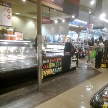 Safeway - I am the only patron waiting to be assisted at the Deli. After I called for some service, I was asked to wait another minute. - Grocery Near Me - Honolulu, Hawaii Safeway - I am the only patron waiting to be assisted at the Deli. After I called for some service, I was asked to wait another minute. - Grocery Near Me - Honolulu, Hawaii