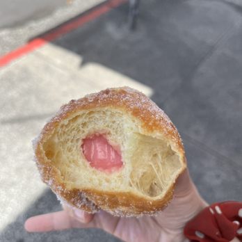 Leonard's Bakery - Bakeries Near Me - Honolulu, Hawaii