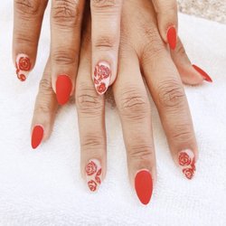 Luxury Nails and Spa - By Tracy