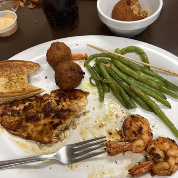 Louisiana Fish House - Grilled red fish, grill shrimp, green beans and THE BEST HUSHPUPPIES I'VE EVER HAD! - Cajun/Creole Near Me - Pinehurst, Texas