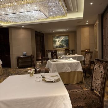 Shang Palace - Dining area - Pan Asian Near Me - Paris, 75 Shang Palace - Dining area - Pan Asian Near Me - Paris, 75