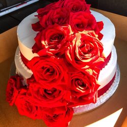 The beautiful wedding cake Yuly's made for my sister's wedding