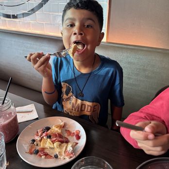CRAFT Bayside - Pancakes and smoothie - Breakfast & Brunch Near Me - Miami, Florida