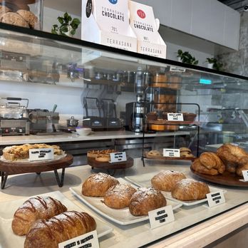 Angelina's Eatery & Cafe - pastries on display - Coffee & Tea Near Me - Miami, Florida