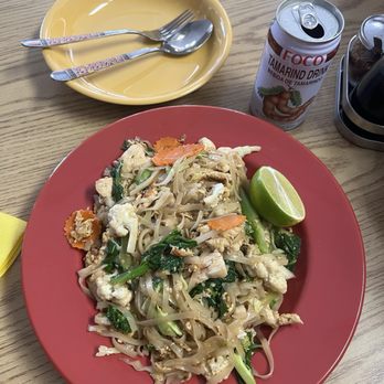 Patcharees Kitchen - Pad K.Chicken - Thai Near Me - Gunnison, Colorado