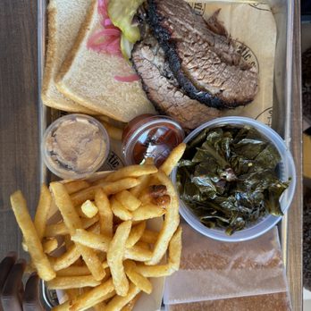 Sarcastic Swine BBQ - Sliced Brisket Platter - Barbeque Near Me - Abington, Massachusetts