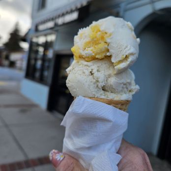 Polar Bear Ice Cream - Banana Mango 5.75. Super Yum! - Ice Cream & Frozen Yogurt Near Me - Capitola, California Polar Bear Ice Cream - Banana Mango 5.75. Super Yum! - Ice Cream & Frozen Yogurt Near Me - Capitola, California