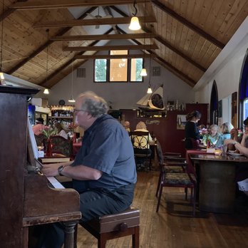 Our Daily Bread Restaurant - Piano player again - American Near Me - Veneta, Oregon