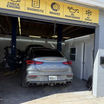 D-Point Mechanic Shop - Oil Change Stations Near Me - Lutz, Florida D-Point Mechanic Shop - Oil Change Stations Near Me - Lutz, Florida