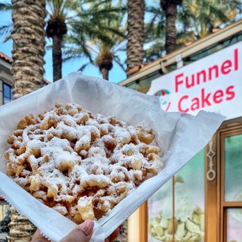 Braud's Funnel Cake Cafe - Outside; Powdered Sugar Funnel Cake - Desserts Near Me - Las Vegas, Nevada