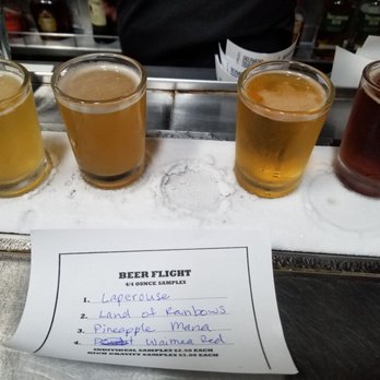 Maui Brewing - Flights - Brewpubs Near Me - Lahaina, Hawaii