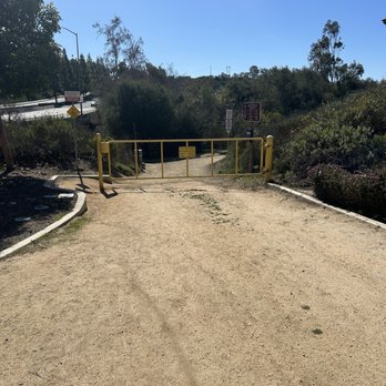 Buena Vista Park - The entrance by the fire station - Parks Near Me - Vista, California