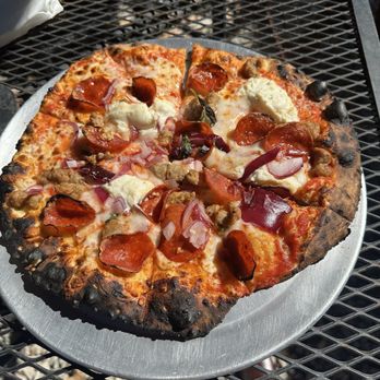 Wilshire's Apple Shed - Bee's Knees pizza - Coffee & Tea Near Me - Yucaipa, California Wilshire's Apple Shed - Bee's Knees pizza - Coffee & Tea Near Me - Yucaipa, California