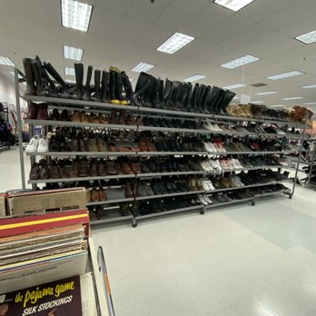 Goodwill - Shoes / Books, Black - Thrift Stores Near Me - Springfield, Oregon