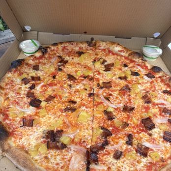 Checkerboard Pizza - Pizza Near Me - Troutdale, Oregon