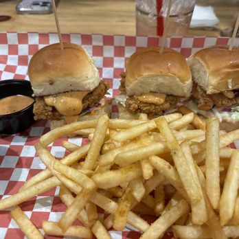 Stoney Rockin Rodeo - Fried chicken slider - American Near Me - Sacramento, California Stoney Rockin Rodeo - Fried chicken slider - American Near Me - Sacramento, California