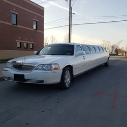 Three Rivers Limousine - One of the cleanest limos I have ever seen!