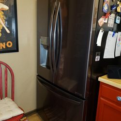 MK Appliance and Mattress Outlet - LG refrigerator