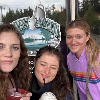Forest Canyon Coffee - Rasp lemonade  Iced vanilla latte - Coffee & Tea Near Me - Sumner, Washington