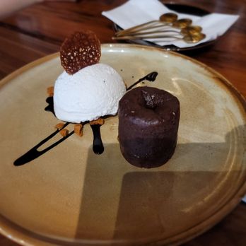 Tong - Thai tea lava cake - Thai Near Me - Brooklyn, New York Tong - Thai tea lava cake - Thai Near Me - Brooklyn, New York