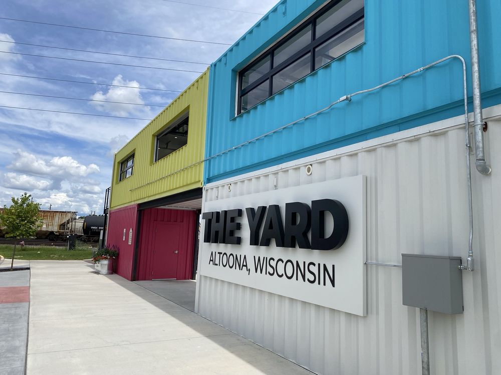 The Yard Container Park Logo