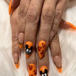 Le Rêve Salon and Spa - Spooky szn nails here at Le Rêve Salon and Spa