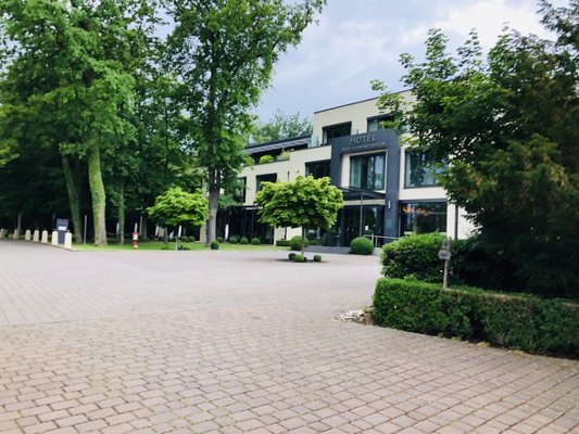 Relais & Châteaux Hotel Burg Schwarzenstein by null