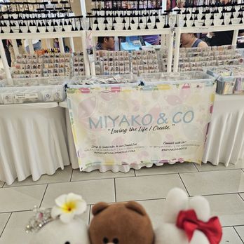 Miyako & Co - Outside - Pop-up Shops Near Me - Honolulu, Hawaii Miyako & Co - Outside - Pop-up Shops Near Me - Honolulu, Hawaii