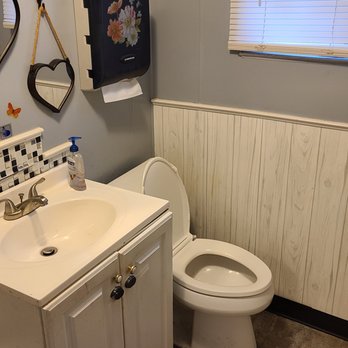 Minneola Grill - Ladies' bathroom - just in case you wanted to see. - Breakfast & Brunch Near Me - Minneola, Florida Minneola Grill - Ladies' bathroom - just in case you wanted to see. - Breakfast & Brunch Near Me - Minneola, Florida