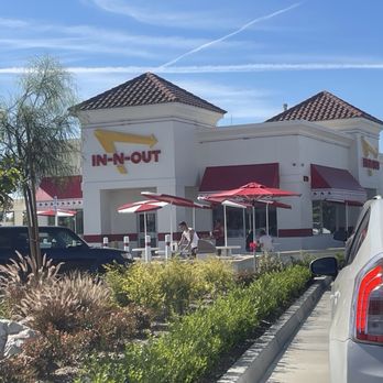 In-N-Out Burger - Waiting in the drive through - Burgers Near Me - Alhambra, California