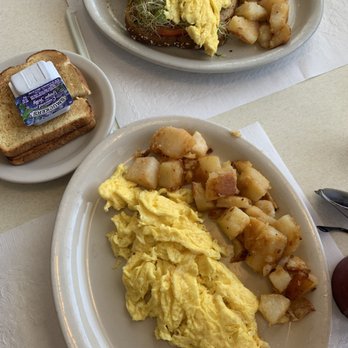 Dontee's Diner - Two eggs any style & Avocado toast and eggs - Breakfast & Brunch Near Me - West Palm Beach, Florida Dontee's Diner - Two eggs any style & Avocado toast and eggs - Breakfast & Brunch Near Me - West Palm Beach, Florida
