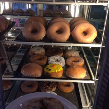 Thunderbird Inn - Krispy Kreme for breakfast - Hotels Near Me - Savannah, Georgia Thunderbird Inn - Krispy Kreme for breakfast - Hotels Near Me - Savannah, Georgia