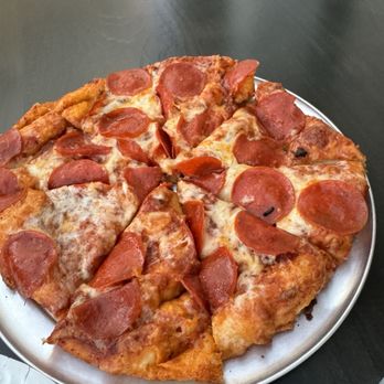 Me-n-Ed’s - Pizza Near Me - Clovis, California