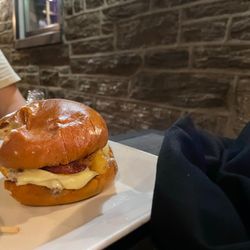King's Corner - Bacon cheese Build Your Own Burger