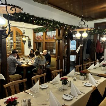 Restaurant Weinhaus Sinz - Inside seating - Wine Bars Near Me - Wiesbaden, HE Restaurant Weinhaus Sinz - Inside seating - Wine Bars Near Me - Wiesbaden, HE