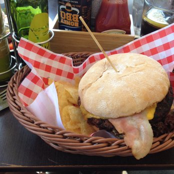 Lennox - American Burger - Pubs Near Me - Palma de Mallorca, PM Lennox - American Burger - Pubs Near Me - Palma de Mallorca, PM