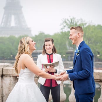 The Paris Officiant - Our ceremony on Pont de Bir-Hakeim - Officiants Near Me - Paris, 75 The Paris Officiant - Our ceremony on Pont de Bir-Hakeim - Officiants Near Me - Paris, 75