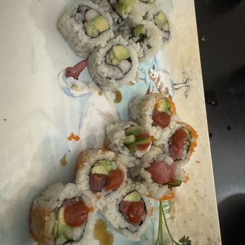 Bonsai Sushi Fusion - Combination Plate California & Spicy Tuna Rolls - Sushi Bars Near Me - Redding, California