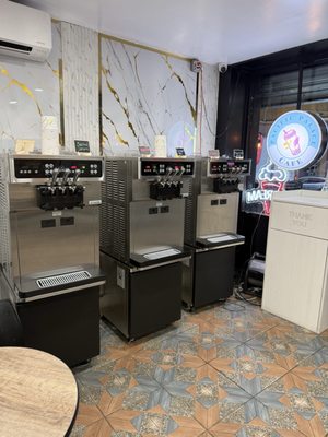 Pacific Palace Cafe by null