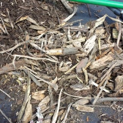Redmond's Mulch and Stone World - Literally the worst mulch I've ever bought.