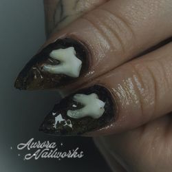 Aurora Nails