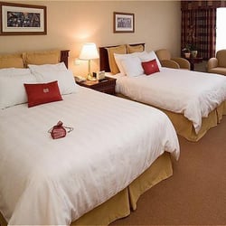 Crowne Plaza Moncton Downtown - Standard two queen room