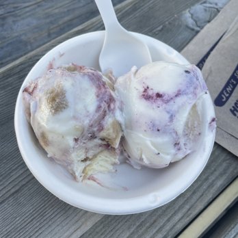 Jeni's Splendid Ice Creams - Jelly donut ice cream - Ice Cream & Frozen Yogurt Near Me - Durham, North Carolina Jeni's Splendid Ice Creams - Jelly donut ice cream - Ice Cream & Frozen Yogurt Near Me - Durham, North Carolina